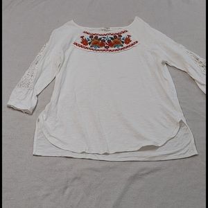 Umgee embroidered top w/crochet